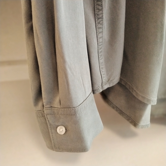 New! Calvin Klein Blouse 🌼 NWT - Picture 5 of 8